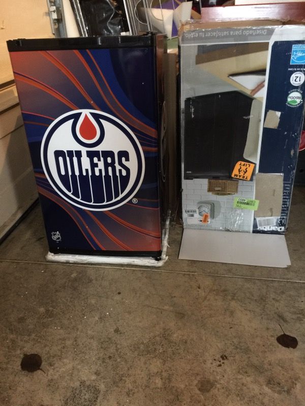 ***NEW***NHL Edmonton Oilers Danny Mini Fridge