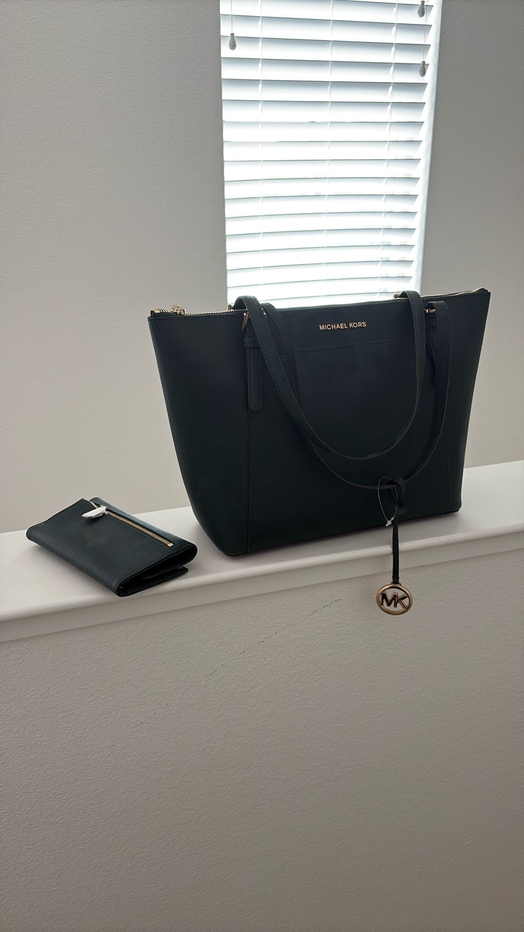 Michael Kors Women’s Purse & Wallet