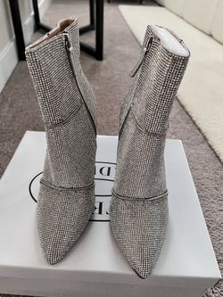 Steve Madden Catwalk Rhinestone Bootie - size 6.5M
