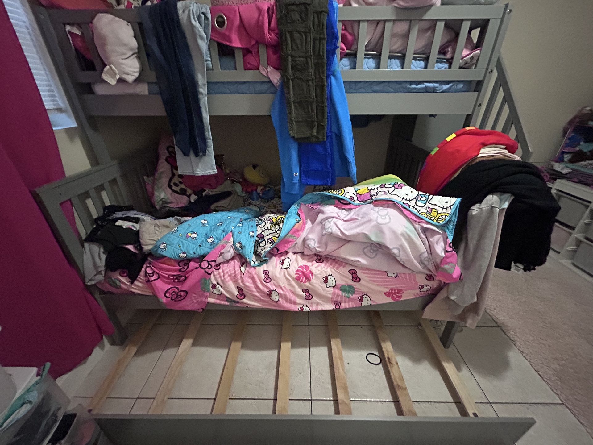 Bunk bed 