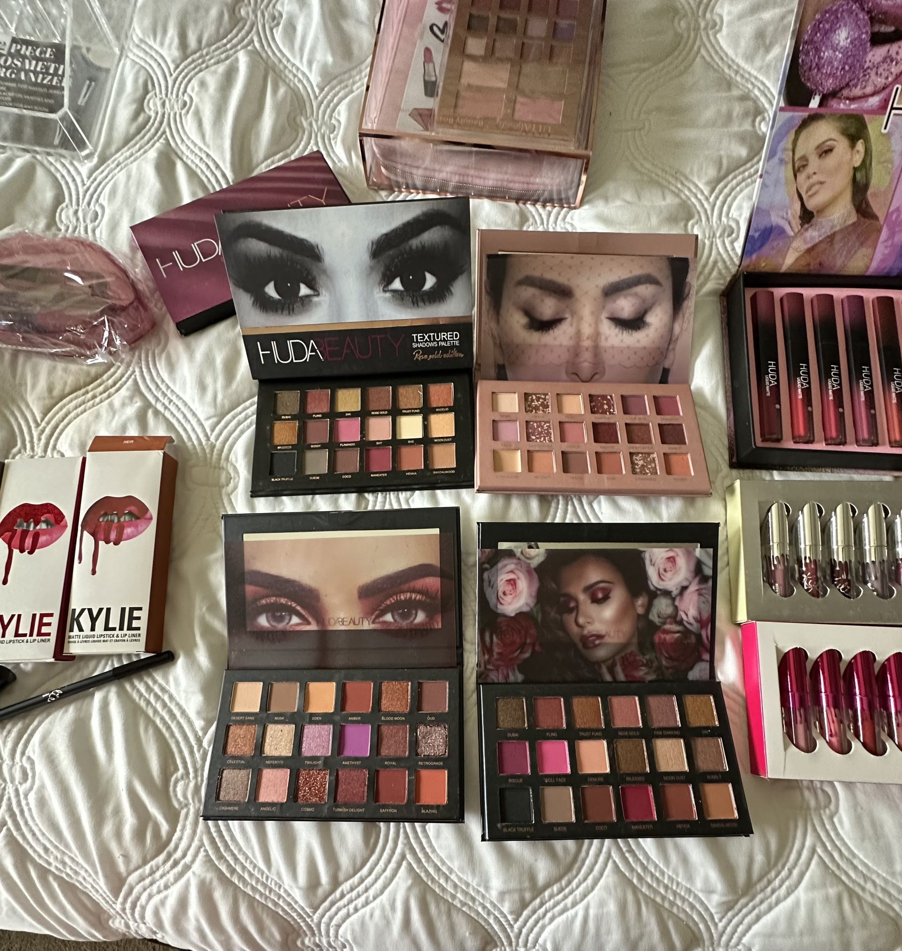 Beauty Stuff Cheap Prices Come And See. $1,$2$5,$8