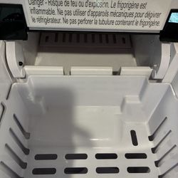 Frigidaire 26 lbs. Countertop Ice Maker