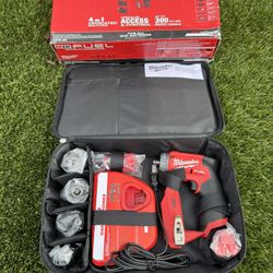 Milwaukee M12 FUEL 12V Lithium-Ion Brushless Cordless 4-in-1 Installation 3/8 in. Drill Driver Kit w/2 CP 2.0 Batteries 