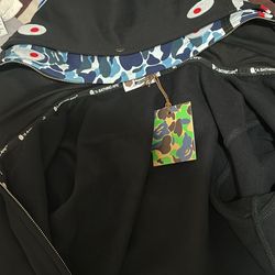 BAPE hoodie size m