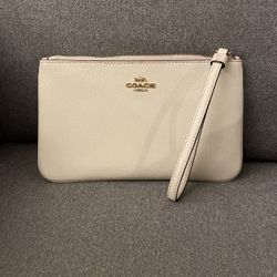 Coach wristlet (White)