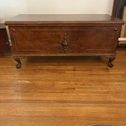 Vintage Lane Cedar Chest