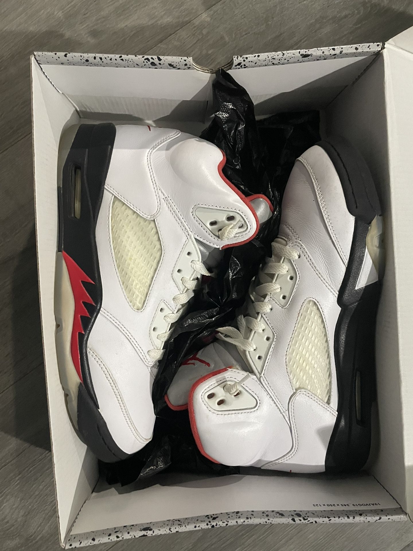 Air Jordan 5 Fire Red