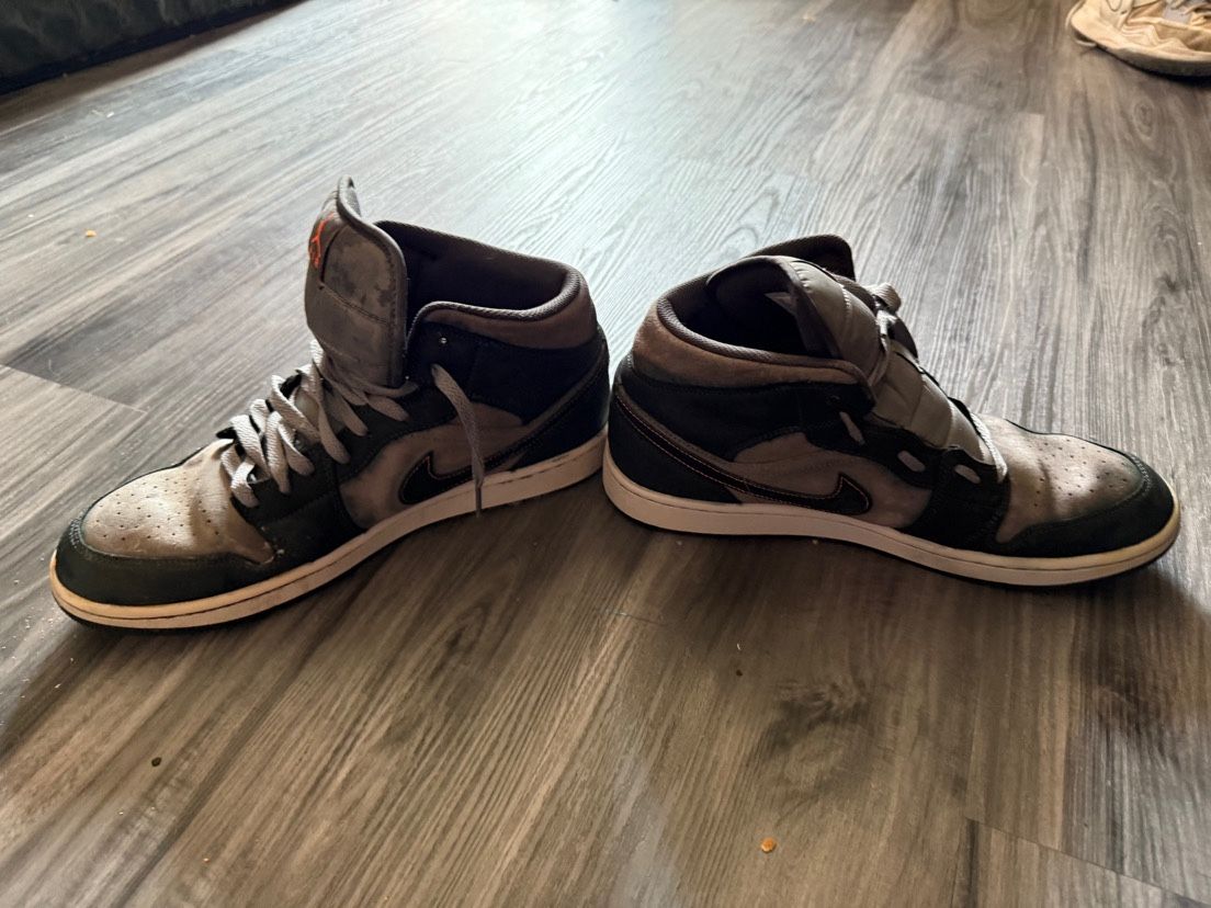Nike air Jordan 1 miss “night stadium”