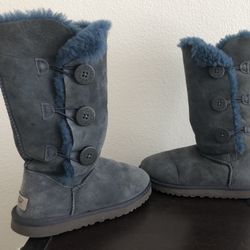 Women’s Bailey Three Button Ugg Boots Size 7