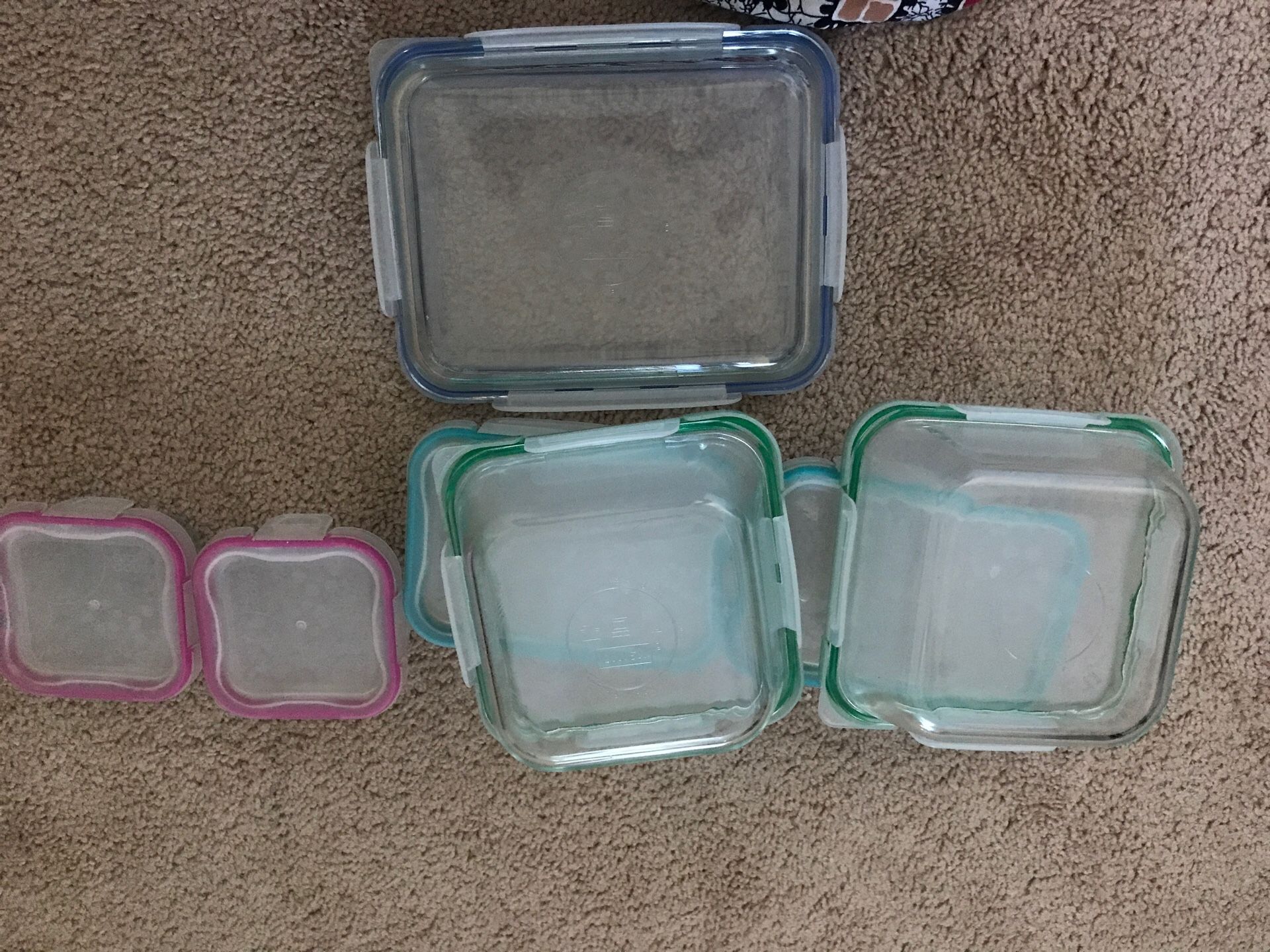 Snap ware Pyrex glass set