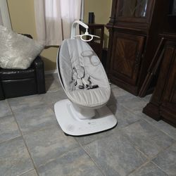 mamaRoo multi-motion baby swing ( Never Used)