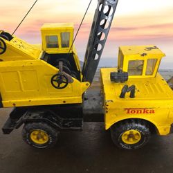 Vintage 1970s Tonka Toys Mighty Yellow Mobile Crane #3940 