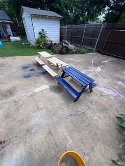 TODDLERS TABLE
