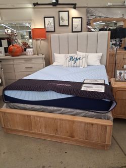 Queen 4PC Bedroom Set