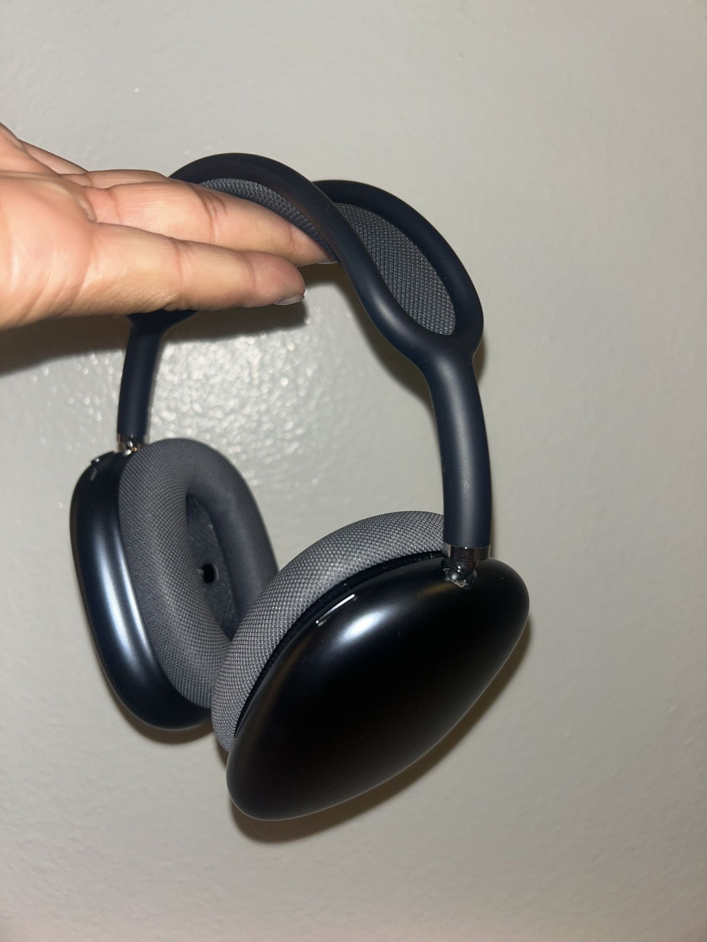 AirPod Maxes 