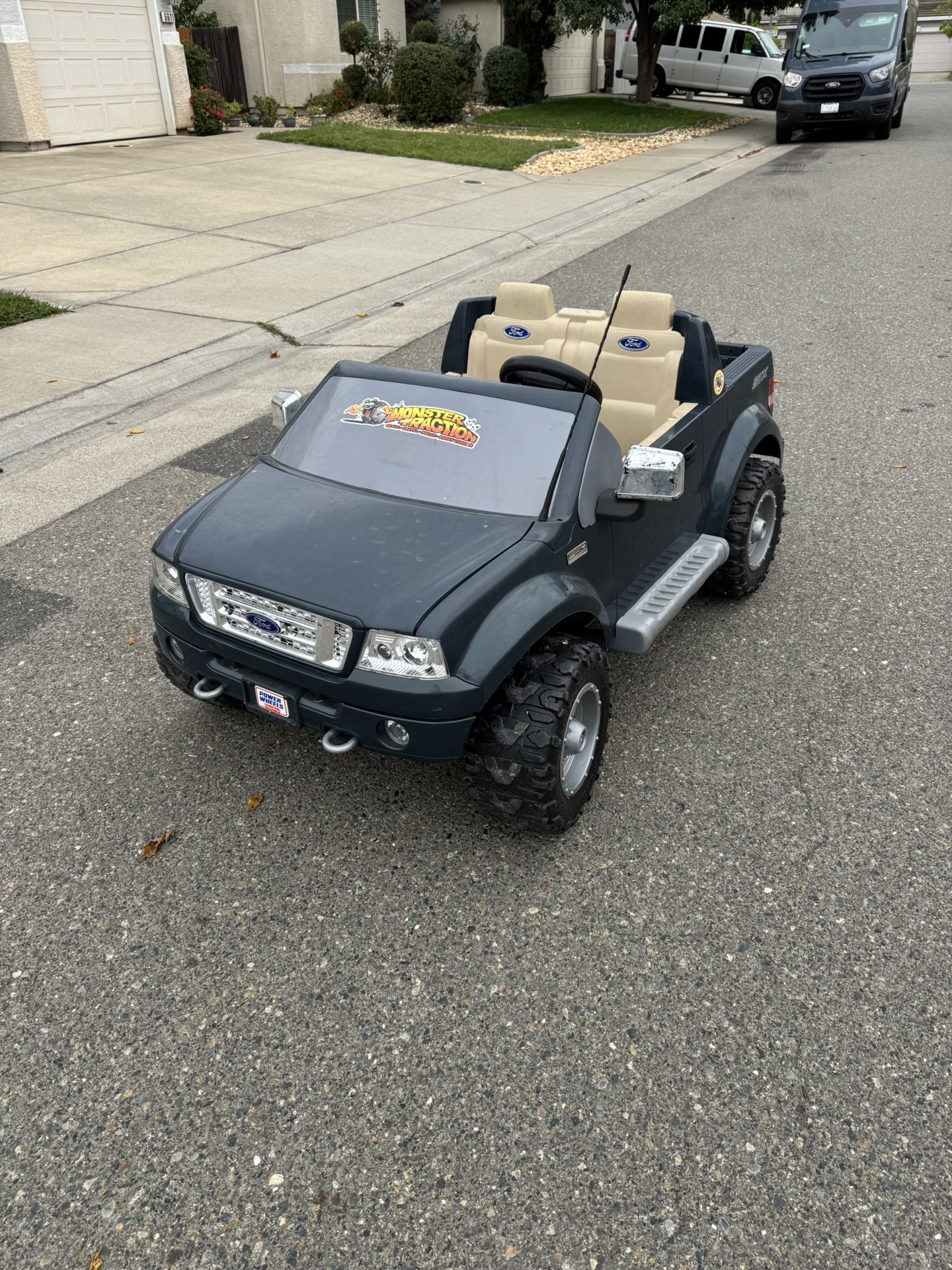Ford Kids Power Wheels Ride On Truck