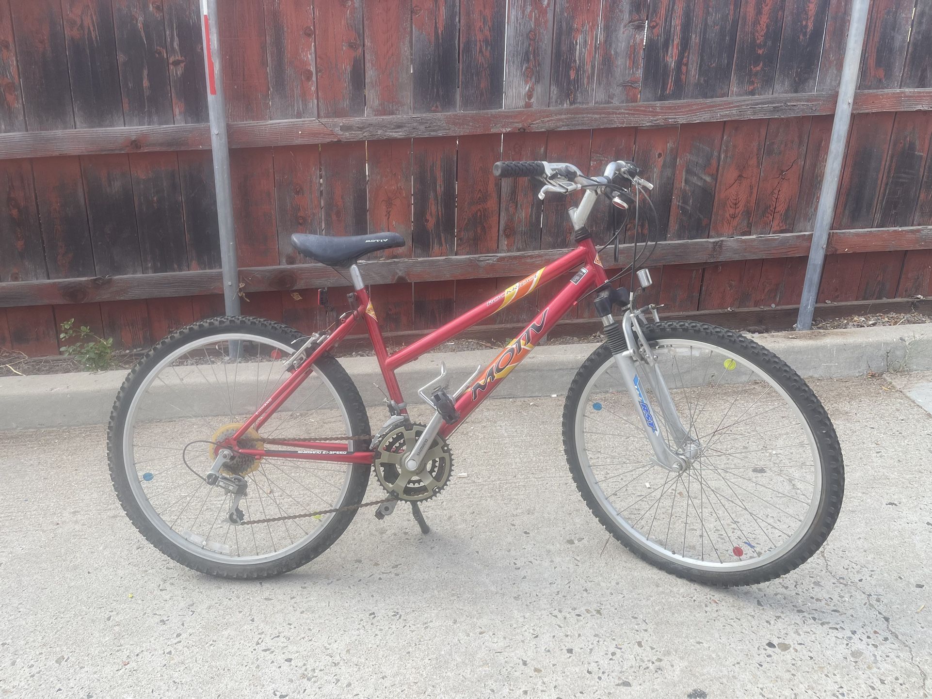 Motiv Rockridge Shimano 21-speed S15 Bike