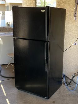 APARTMENT SIZE WHIRLPOOL REFRIGERATOR