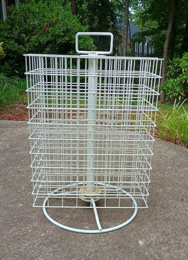 White Rotating Wire Display With Top Handle