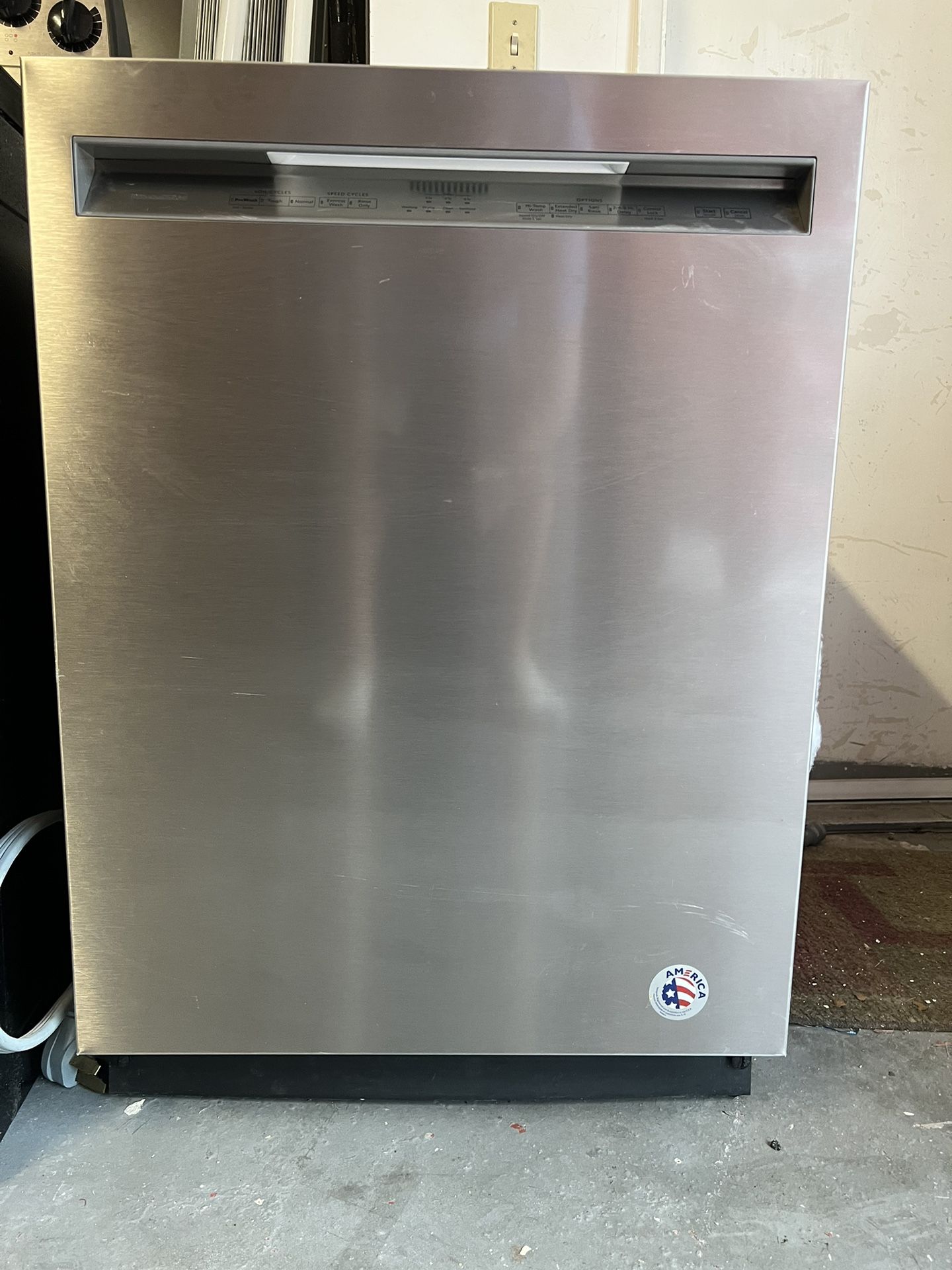 Kitchenaid dishwasher store kdfe104hbs