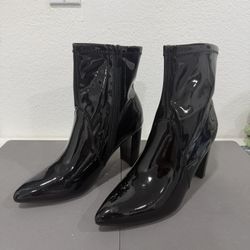 Black Boots 