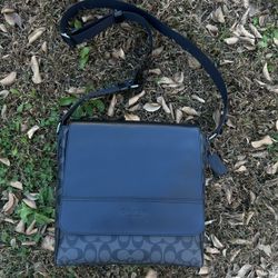 Coach Signature Canvas Messenger Bag (MENS)