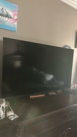 43” Smart Roku TV