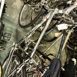 Fuji Crosstown Bike / Bicycle