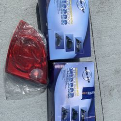 Brand New 2 Rearview mirrors/ 1 Right side TailLight Replacements 