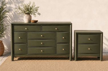 Mountain House • 9-Drawer Dresser + Nightstand Set