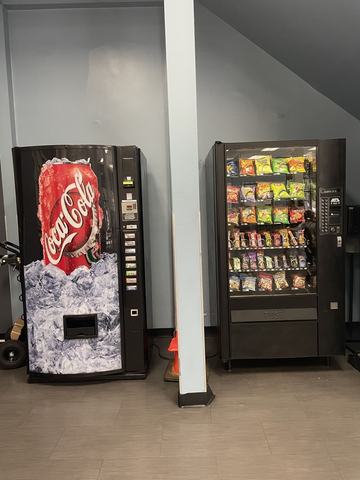 Be Your Own Boss! Snack And Soda Vending Machines WITH Location!