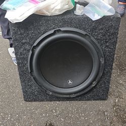 12 Inch In Box JL Audio And JL Audio Six Xhannel Amp  And JL Audio Jx5001D Amp