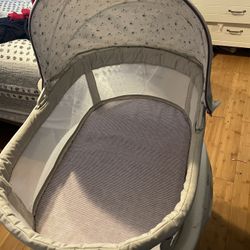 Electric Graco bassinet