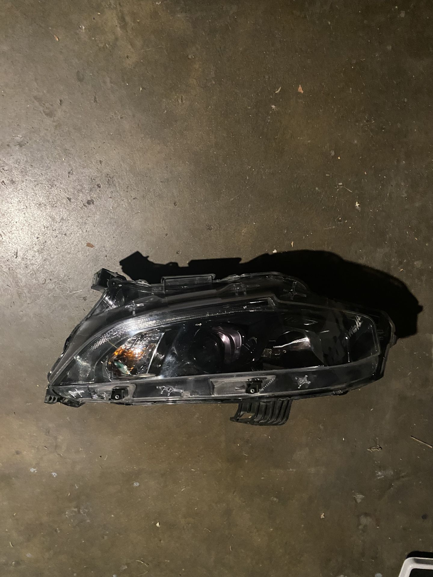 2016-2020 Honda Civic Left Headlight (OEM)