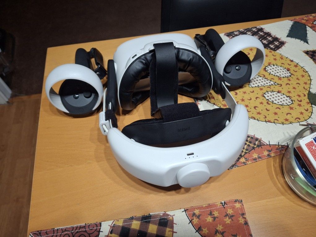 Meta Quest 2 With Accessories 