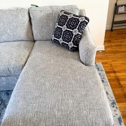 Couch Perfect Condition Practicaly New Available For Pickup