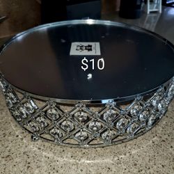Crystal cake plate