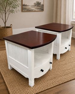 Pair of nightstands/side table