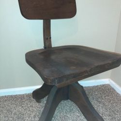 Vintage  Wooden  Chair

