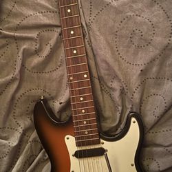 SYNSONICS SERIES ELECTRIC GUITAR 6 STRINGS With Amp And Mic Everything Work