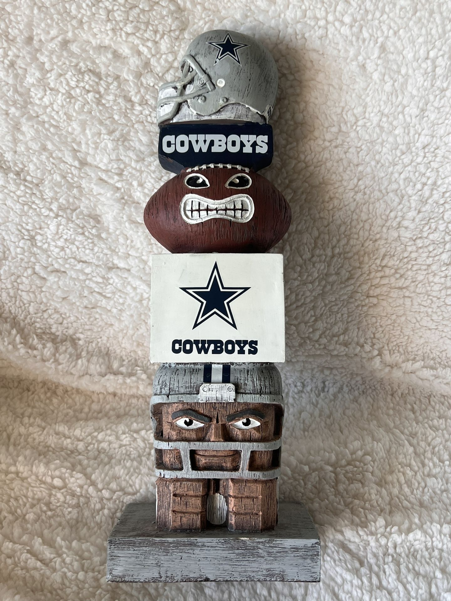 Dallas cowboys totem pole