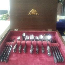 Rogers 60 piece flatware set
