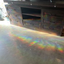 Tv Stand / Dresser