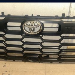 Toyota tundra grill
