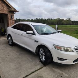 2011 Ford Taurus SEL