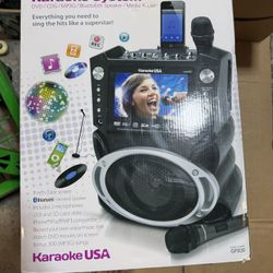KARAOKE USA LIKE NEW 