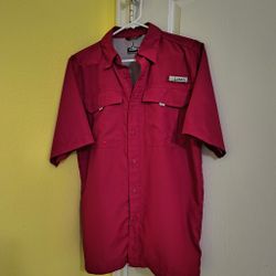 Used Like New  HABIT  SMALL SHIRT 