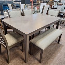 5 Pc. Dining Room Set And Bench 