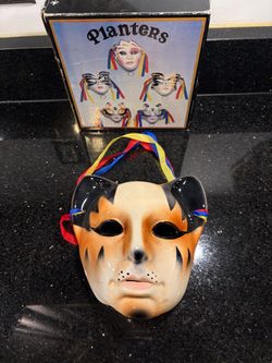 Vintage 1980s Yung Kee Taiwan Ceramic Cat Wall Mask Hand-painted Tiger-striping