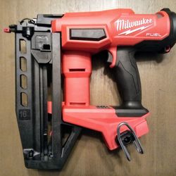 Milwaukee M18 Fuel 16 GA Straight Finish Nailer 